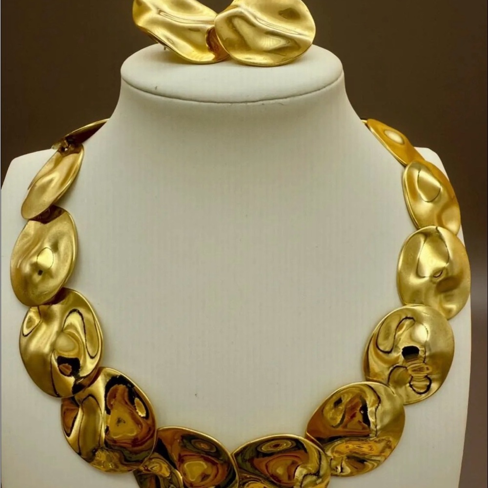 Vintage Gold Sculpted Disc Necklace and Earrings Set